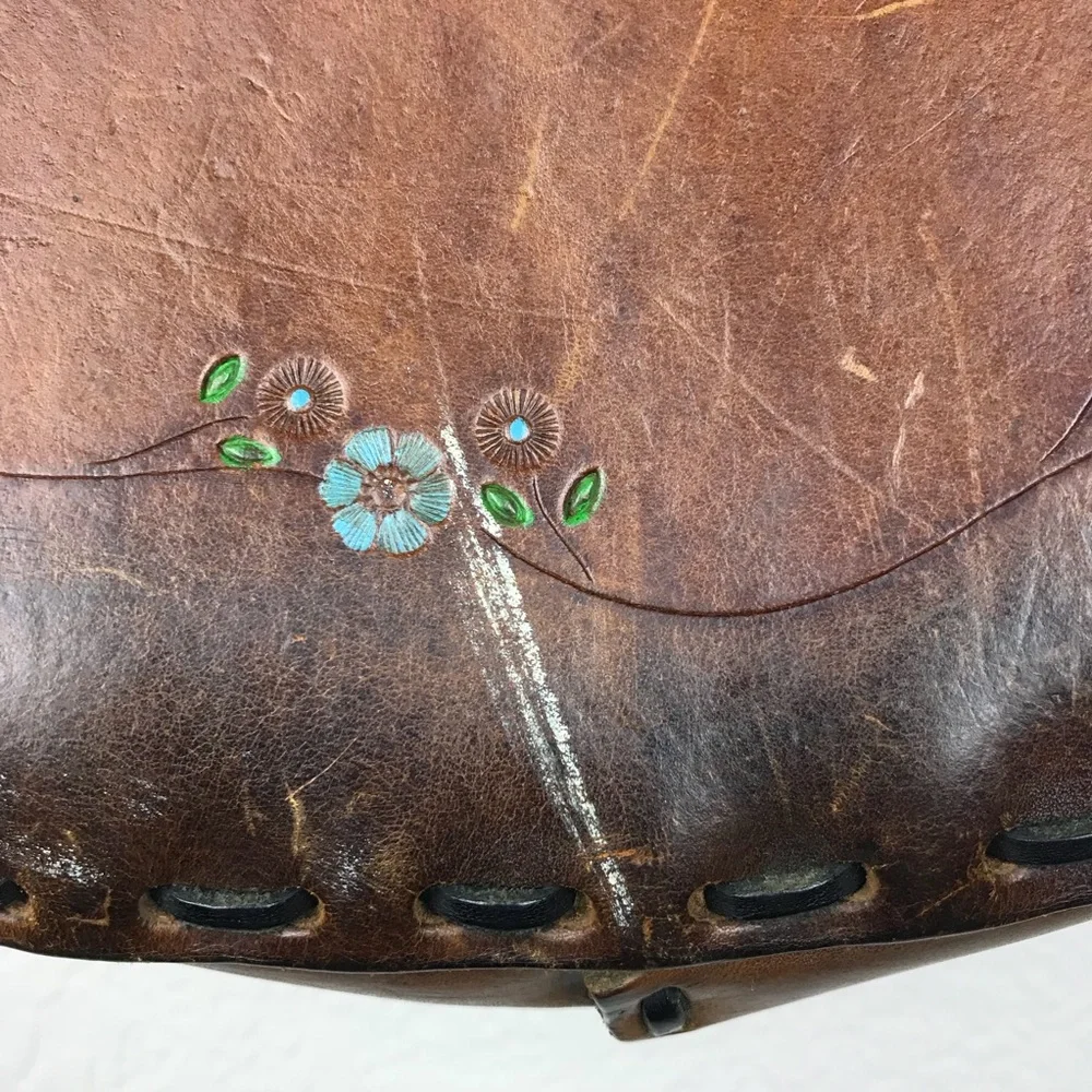 VTG Hand Tooled 100% leather floral lock purse - Picture 6 of 8